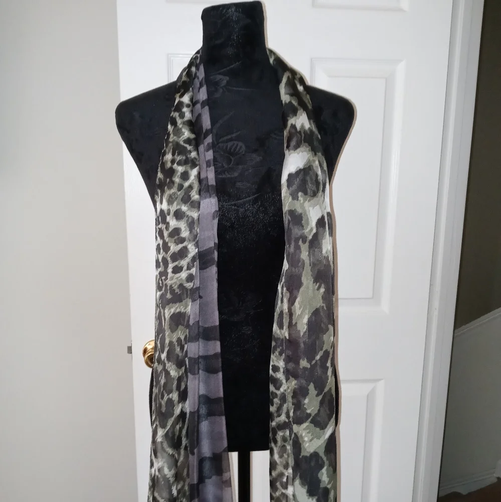Scarf - Picture 2 of 3